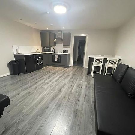 Hosted By Ryan - 2 Bedroom Apartment Liverpool Exteriör bild