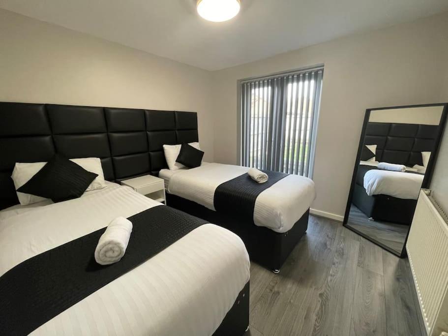 Hosted By Ryan - 2 Bedroom Apartment Liverpool Exteriör bild